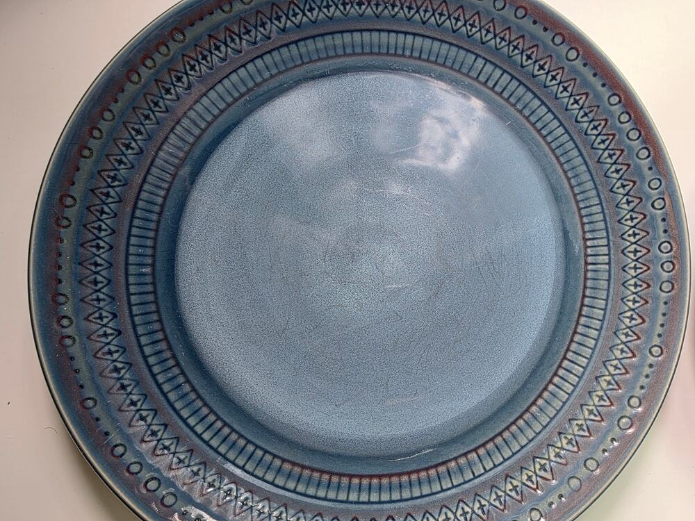 Set of 2 THRESHOLD Kingsland Blue Embossed Diamonds and Dots 10.25" Dinner Plate